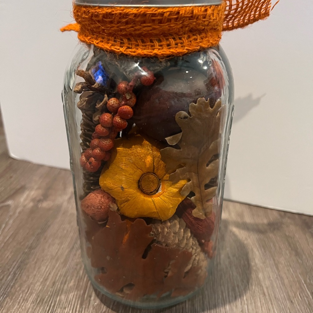 Purely Pumpkin Highly Fragranced Potpurri Jar-NWT - Picture 2 of 4